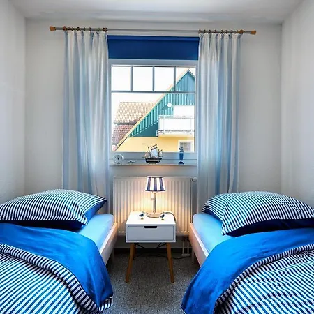 Friedenstr_43 Whg_6 Wellenlaeufer Lägenhet